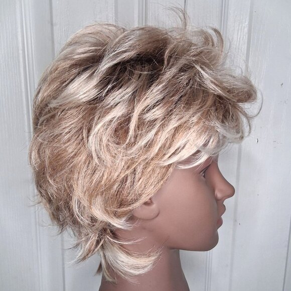 Wigyy Blonde Brown Ombre Wig Short Pixie Cut Synthetic Wig Bangs Daily Wear NEW - Picture 6 of 10